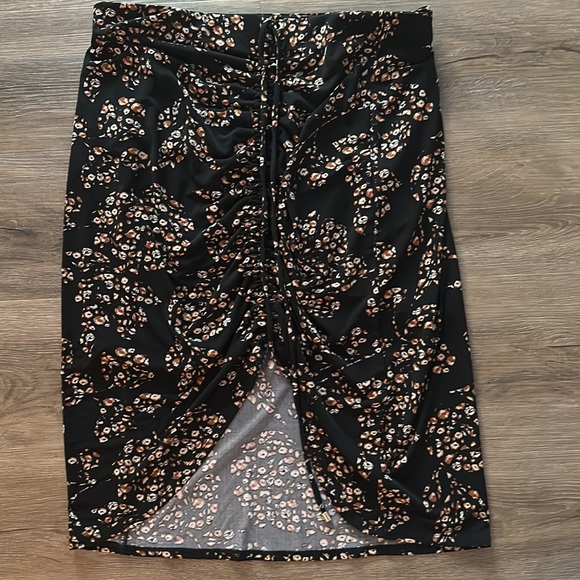 Matte Jersey Ruched Pencil Skirt - Picture 3 of 6